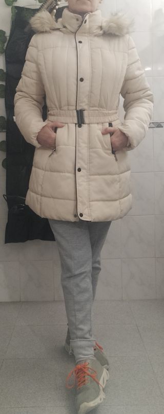Anorak beige mujer con cinturón