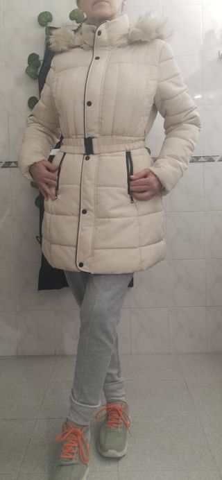 Anorak beige mujer con cinturón