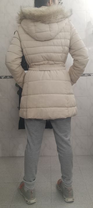 Anorak beige mujer con cinturón