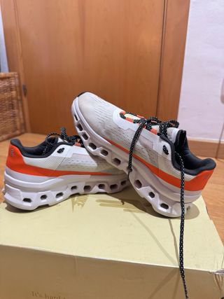 Zapatilla On Running Naranja/Blanco