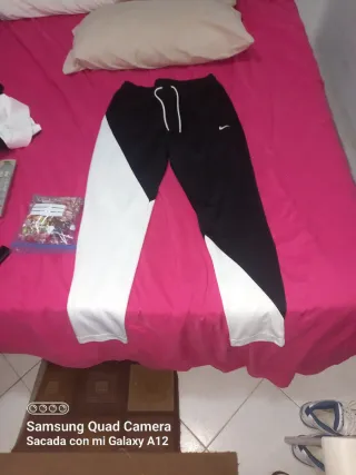 Conjunto deportivo Nike blanco y negro