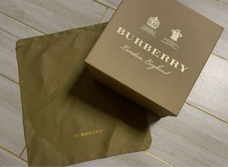 Gorra Burberry Clásica Check con 'LOVE'