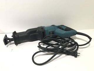 sierra sable makita jr3050t