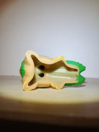 Pokémon finger puppet / toy / figure Tropius