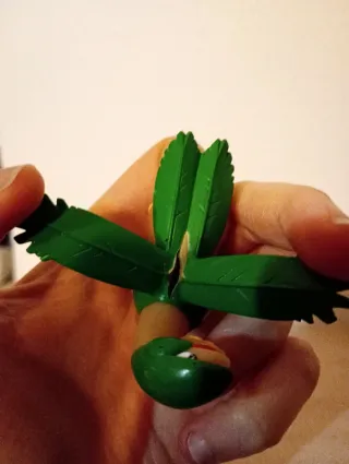 Pokémon finger puppet / toy / figure Tropius