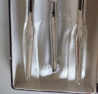 CRUZ DE MALTA CONJUNTO DE CUBIERTOS ESTUCHE