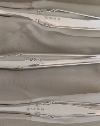 CRUZ DE MALTA CONJUNTO DE CUBIERTOS ESTUCHE