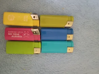 Lote de mecheros de colores