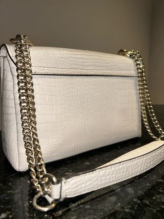 Bolso Guess Beige y Dorado Cocodrilo