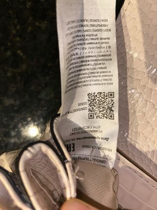 Bolso Guess Beige y Dorado Cocodrilo