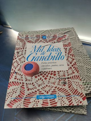 Dos carpetas Mil Ideas de Ganchillo. Carpeta con Fichas y Patrones