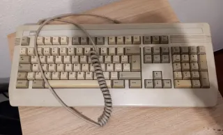Teclado Amstrad Vintage Beige