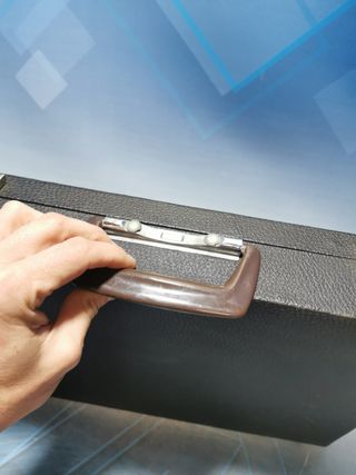 maletín, medidas 43x30x8 cm. clasificador