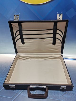 maletín, medidas 43x30x8 cm. clasificador