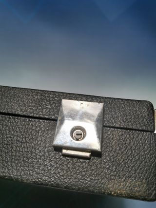 maletín, medidas 43x30x8 cm. clasificador