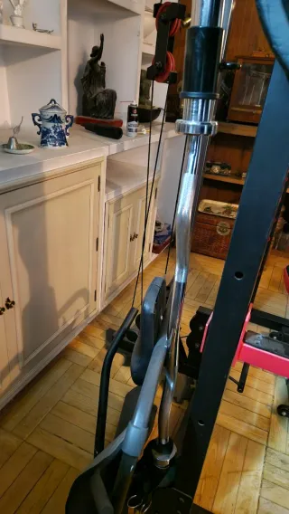 Rack Poleas Banco Barras Mancuernas Home gym.