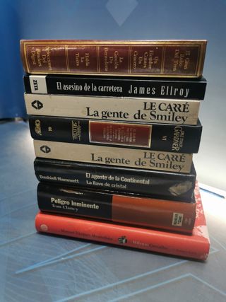 NOVELA NEGRA, 8 libros, uno repetido