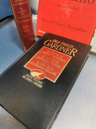 NOVELA NEGRA, 8 libros, uno repetido