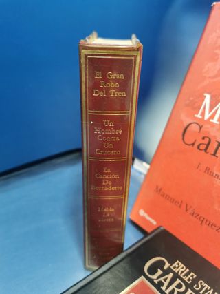 NOVELA NEGRA, 8 libros, uno repetido