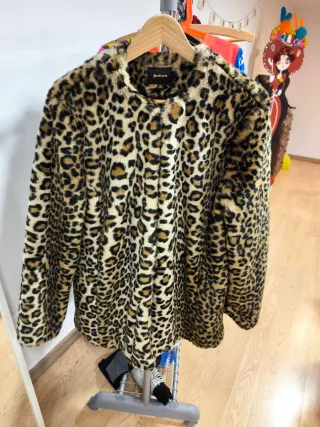 Chaqueta Leopardo Talla M Precio 30€.