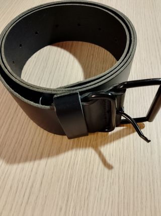 Cinturón de piel negro para hombre