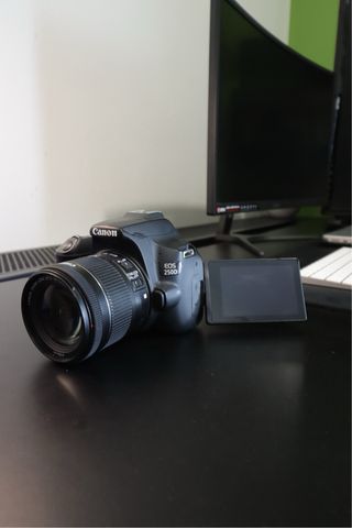 Canon EOS 250D Cámara DSLR