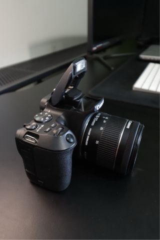 Canon EOS 250D Cámara DSLR