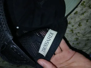 Cappello Trussardi blu e nero