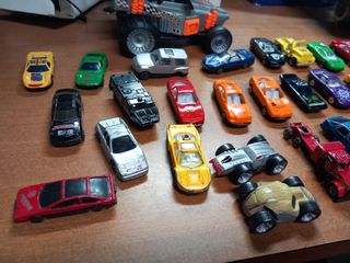 Lote coches escala 1/64 con defectos
