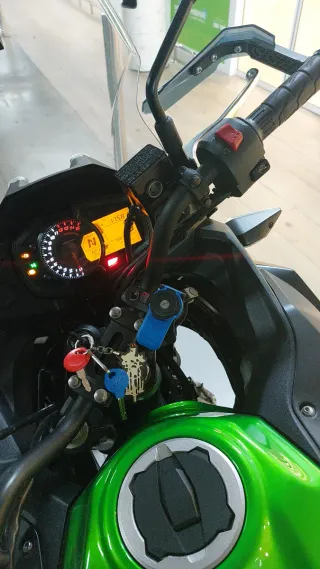 Kawasaki Versys 300 Trail Moto. A2