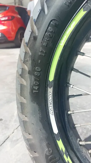 Kawasaki Versys 300 Trail Moto. A2