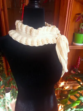 Cuello de crochet crudo