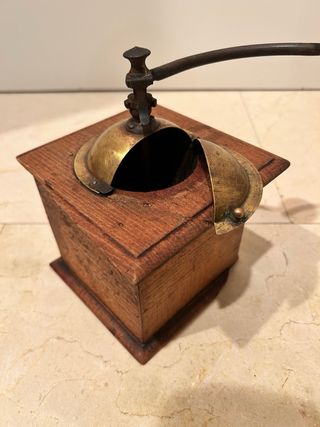 Molinillo de café Peugeot antiguo