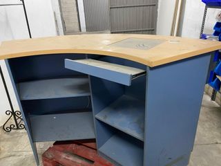 Mostrador curvo para negocios