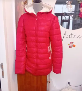 Jaqueta acolchoada vermelha com capuz XL pequeno