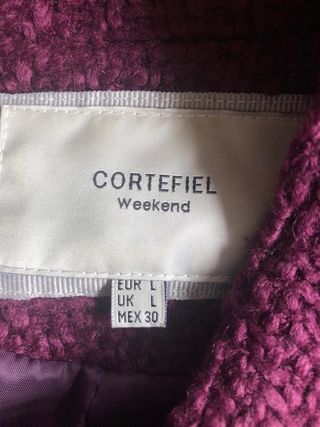 Abrigo largo morado mujer Cortefiel.