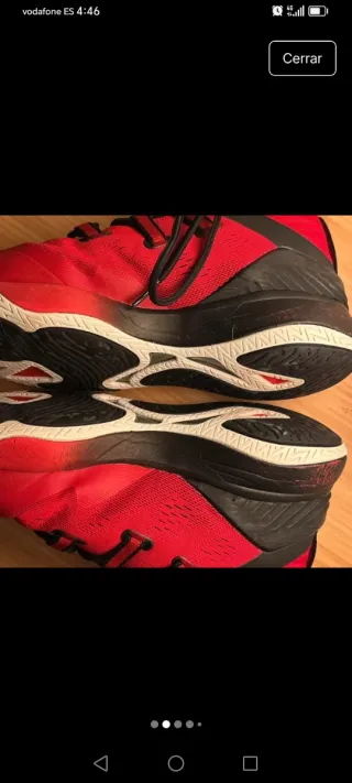 Zapatillas Decathlon rojas y negras