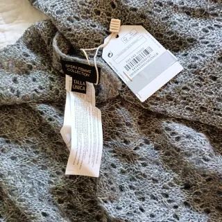 Bufanda chal tejido gris