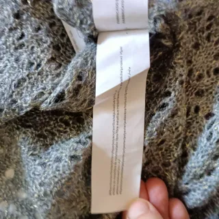 Bufanda chal tejido gris