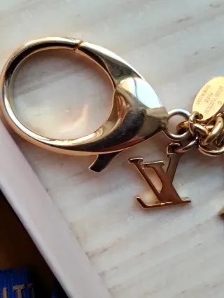 Louis Vuitton Charm Flor Ivy Dorado