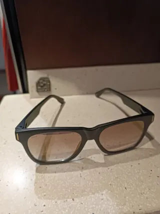 Gafas de sol Hawkers negras y marrones