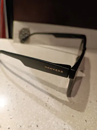 Gafas de sol Hawkers negras y marrones