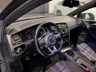 VOLKSWAGEN Golf GTI 2.0 TSI 220CV BMT