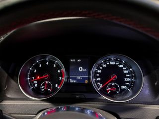 VOLKSWAGEN Golf GTI 2.0 TSI 220CV BMT