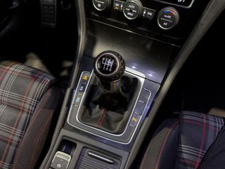 VOLKSWAGEN Golf GTI 2.0 TSI 220CV BMT