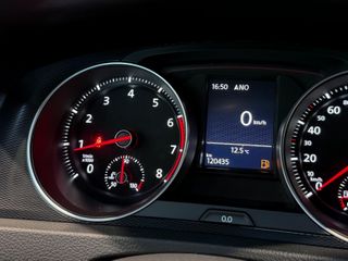 VOLKSWAGEN Golf GTI 2.0 TSI 220CV BMT