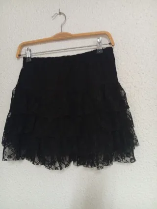 3 Faldas Cortas Volantes Tallas S/M. Precio todas