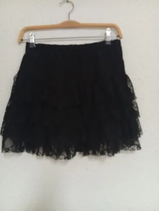 3 Faldas Cortas Volantes Tallas S/M. Precio todas