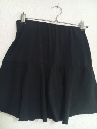 3 Faldas Cortas Volantes Tallas S/M. Precio todas