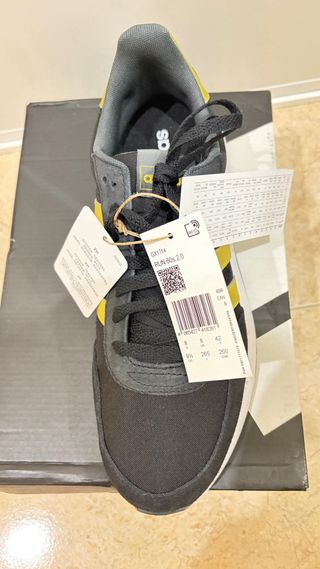 Zapatillas Adidas Negras y Doradas